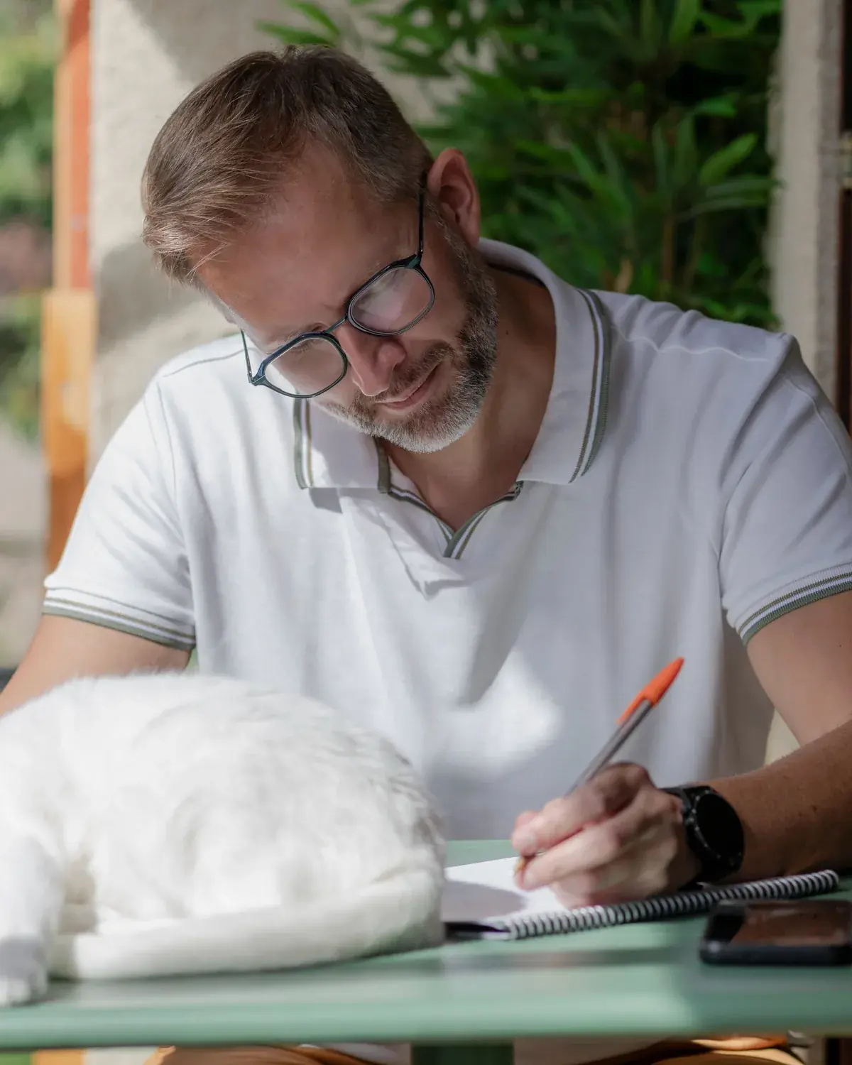 Frédéric, consultant SEO de l'agence FDSEO, en pleine analyse
